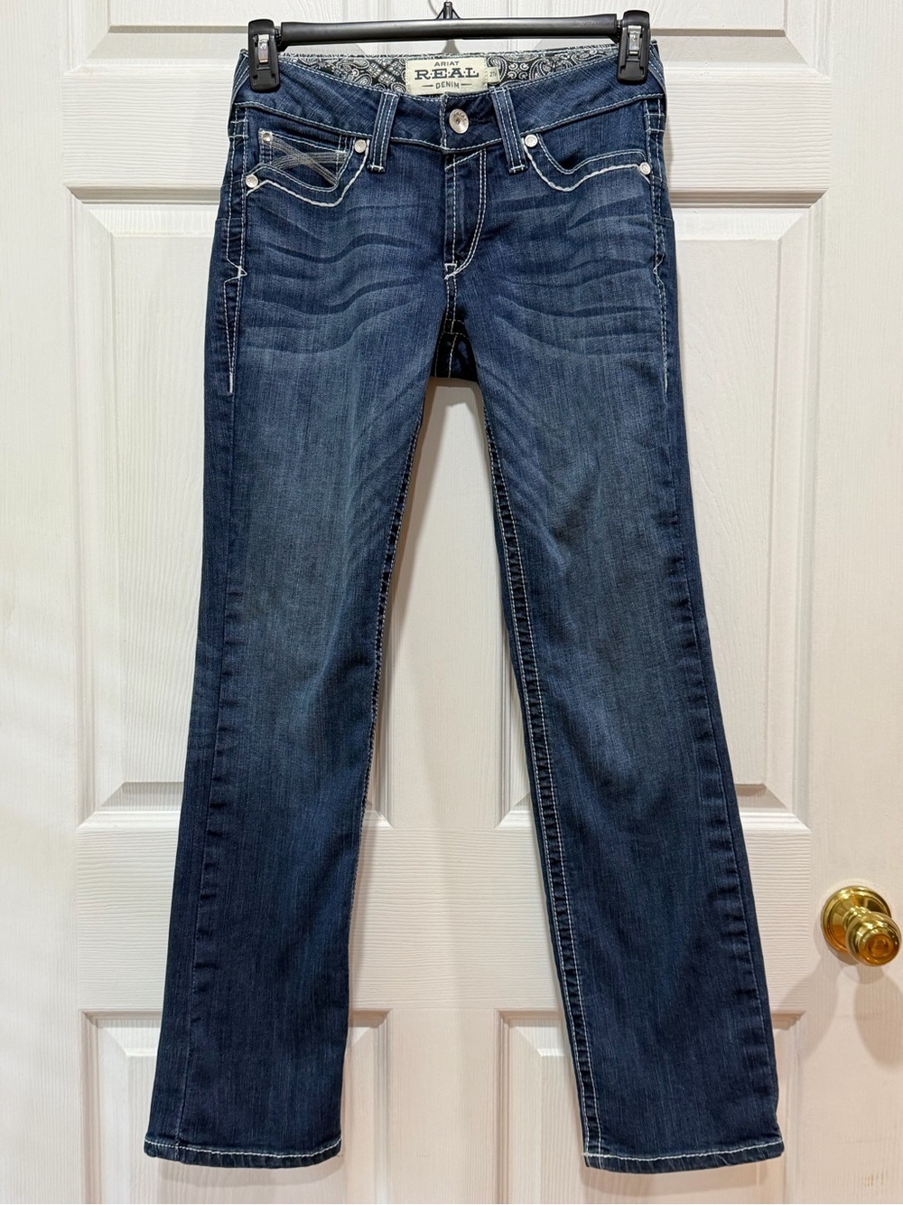 Ariat size 27 R Mid Ride Straight Leg Women's Jeans